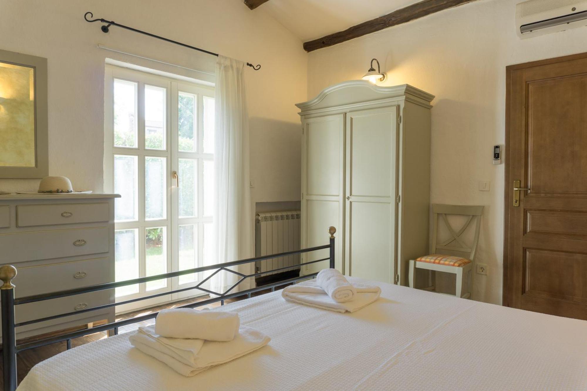 Villa Melissa - Istrisches Steinhaus Mit Pool In Guter Lage Sveti Lovreč Pazenatički Eksteriør bilde