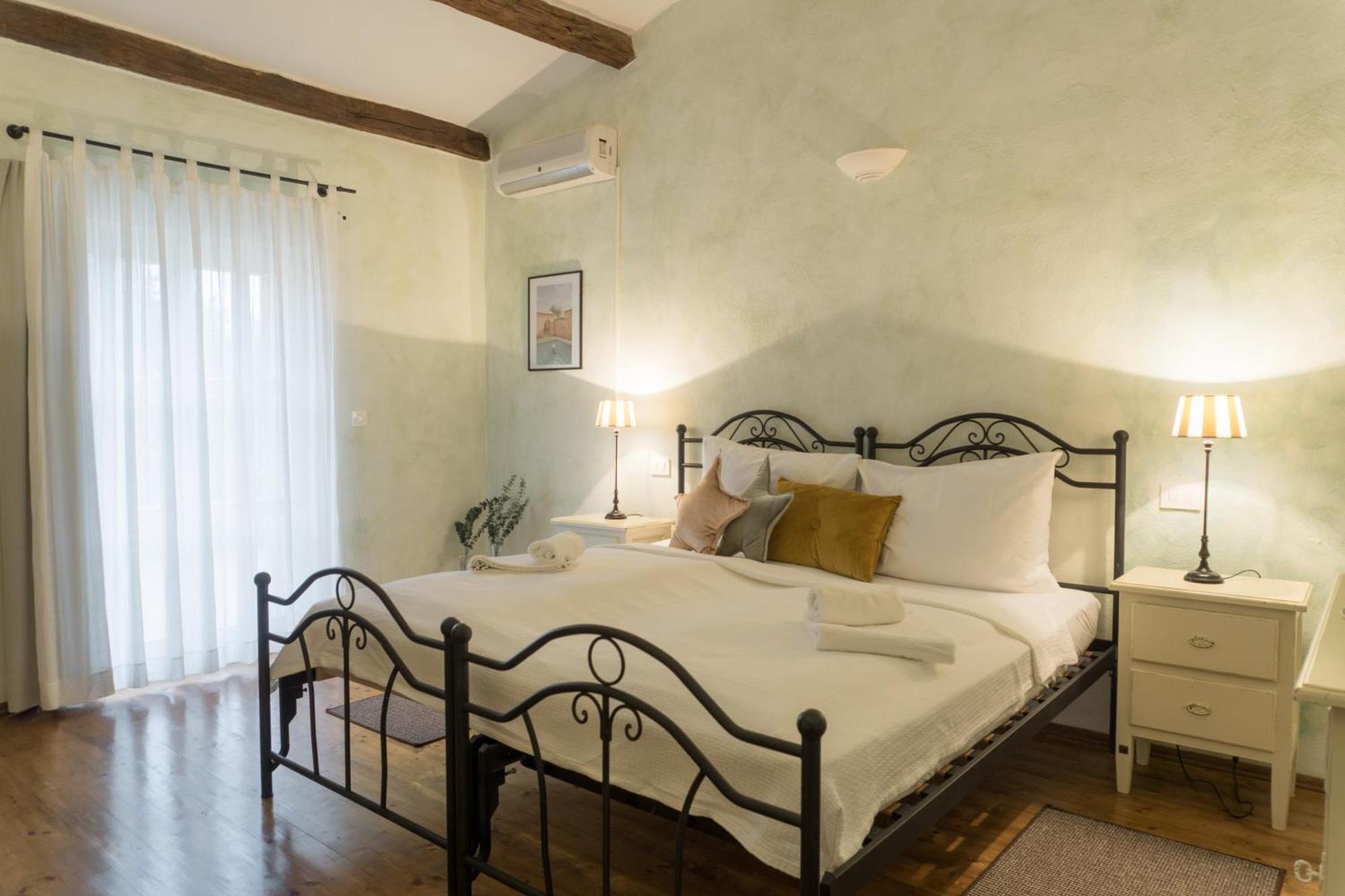 Villa Melissa - Istrisches Steinhaus Mit Pool In Guter Lage Sveti Lovreč Pazenatički Eksteriør bilde