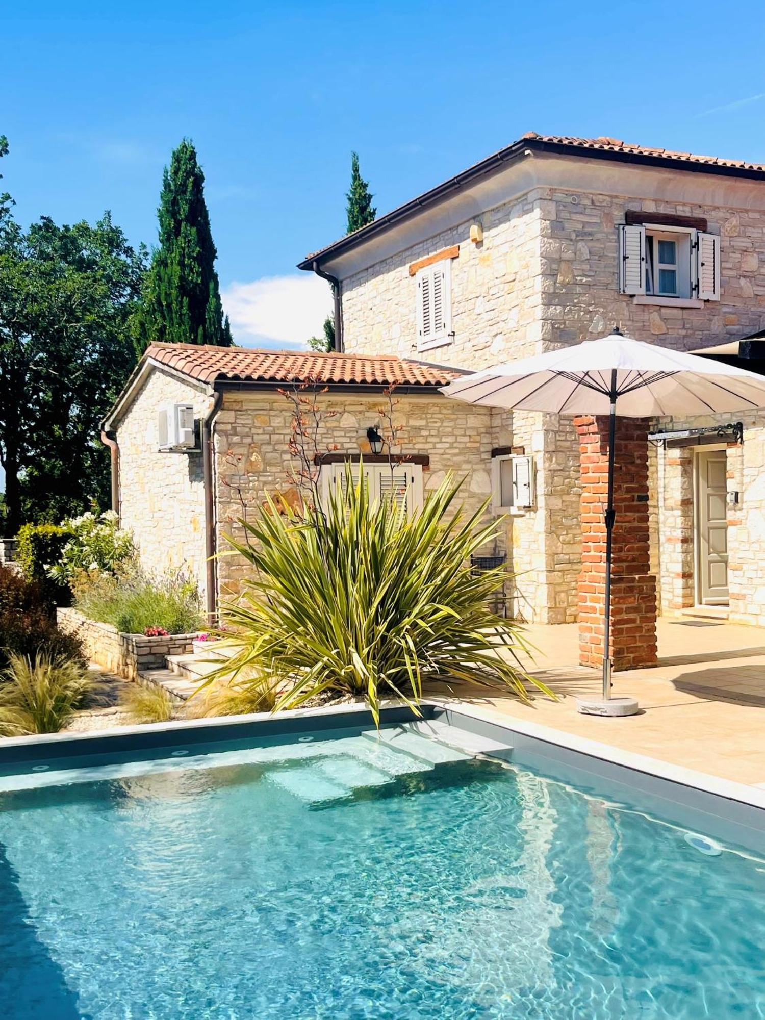 Villa Melissa - Istrisches Steinhaus Mit Pool In Guter Lage Sveti Lovreč Pazenatički Eksteriør bilde